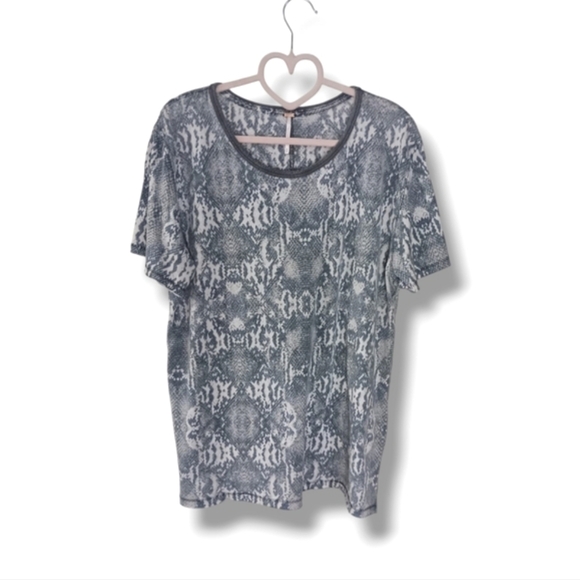 Free People Tourist Tee in Black Combo Snake Size Medium - Picture 2 of 5
